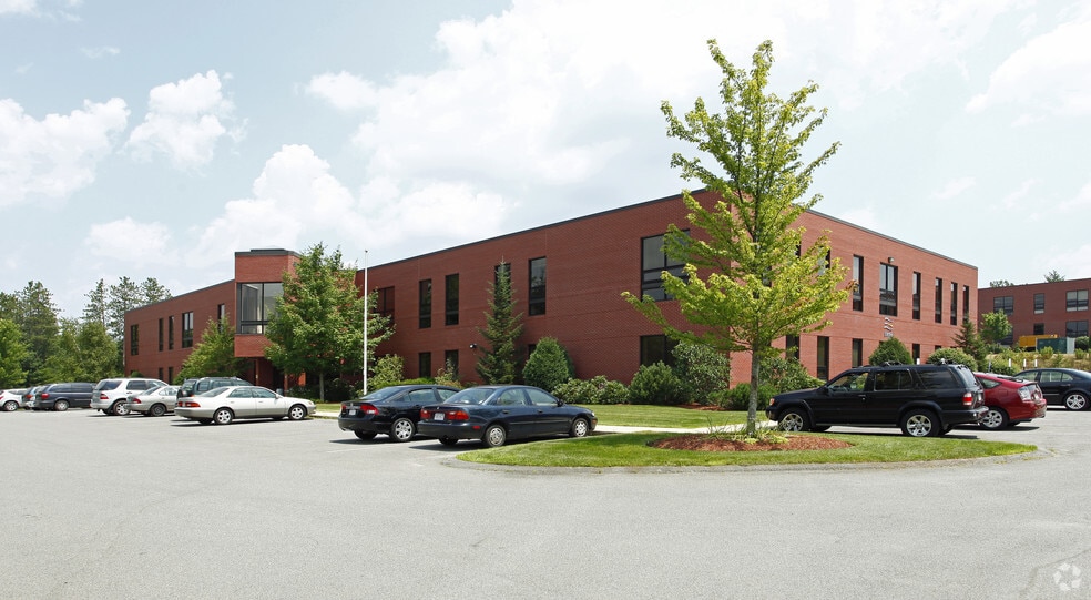 10 Al Paul Ln, Merrimack, NH 03054 UK