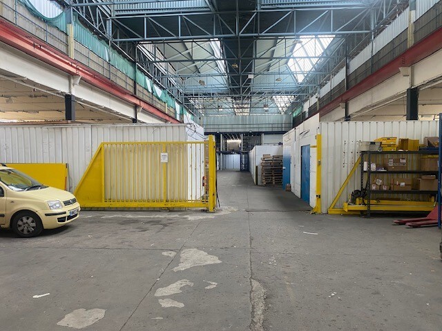 Kingsway N, Gateshead to rent Building Photo- Image 1 of 29