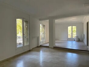 Office in Aix-en-Provence to rent Building Photo- Image 1 of 7