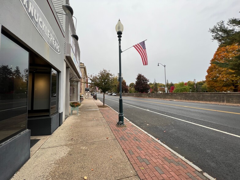 82 Center St, Wallingford, CT for sale - Building Photo - Image 1 of 1