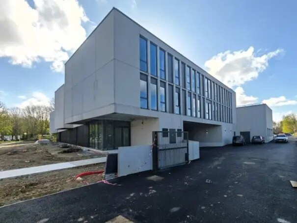 Industrial in Noisy-le-Grand to rent Building Photo- Image 1 of 14