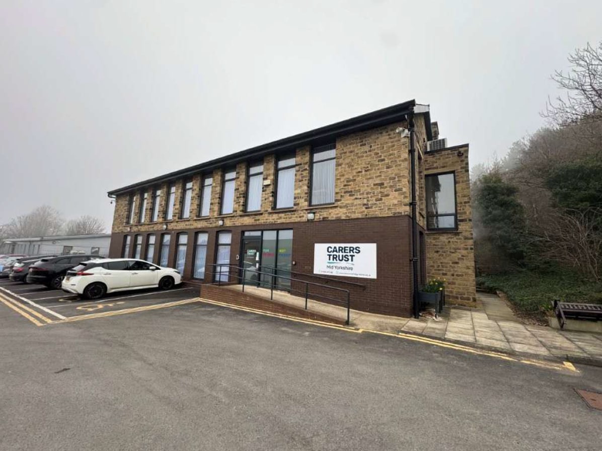 Silver St, Huddersfield to rent Primary Photo- Image 1 of 3