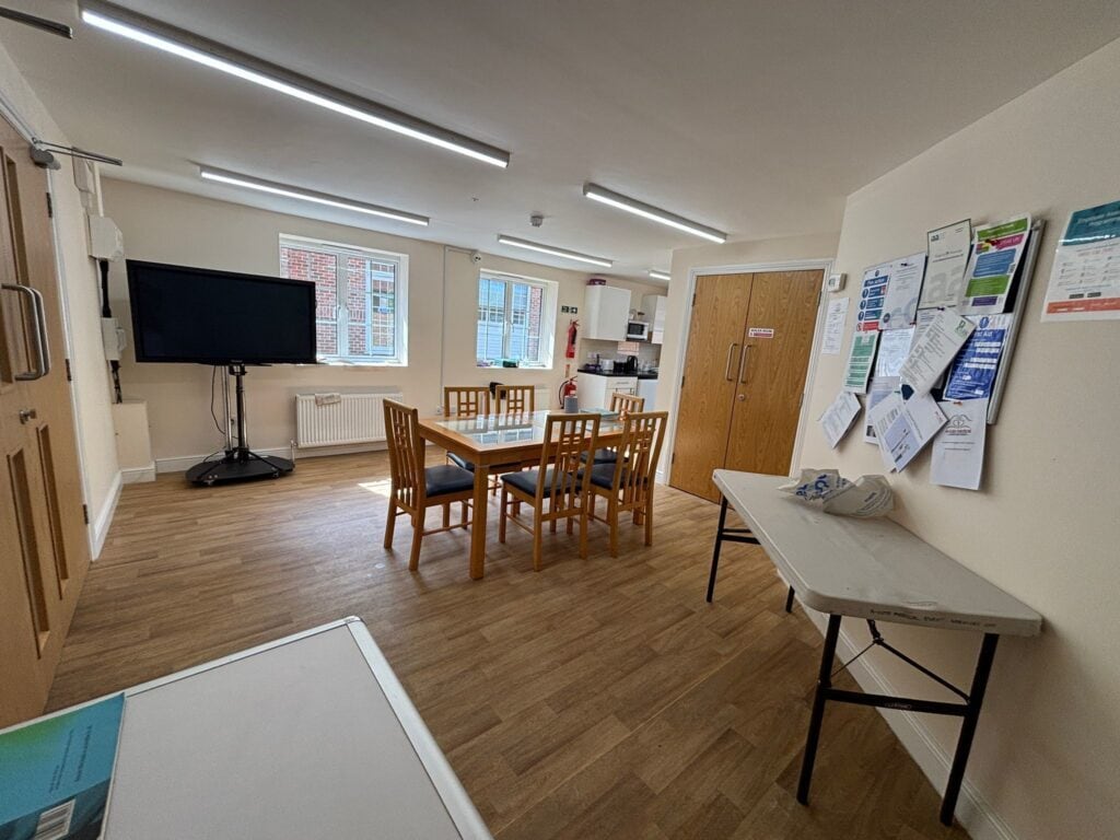 Lyndhurst Rd, Southampton to rent Interior Photo- Image 1 of 4