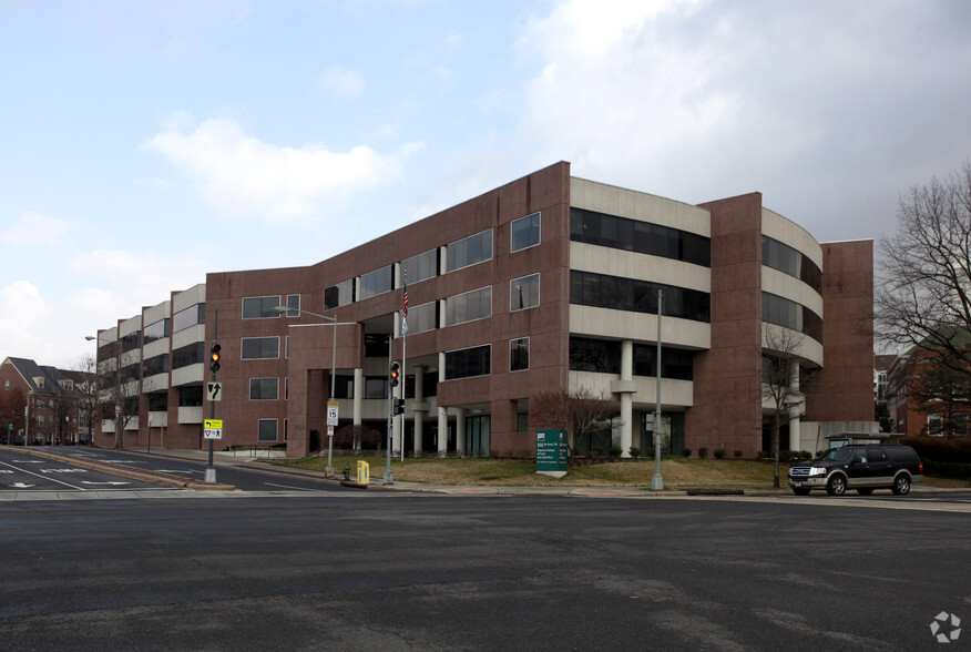 800 9th St SW, Washington, DC for rent - Building Photo - Image 3 of 7