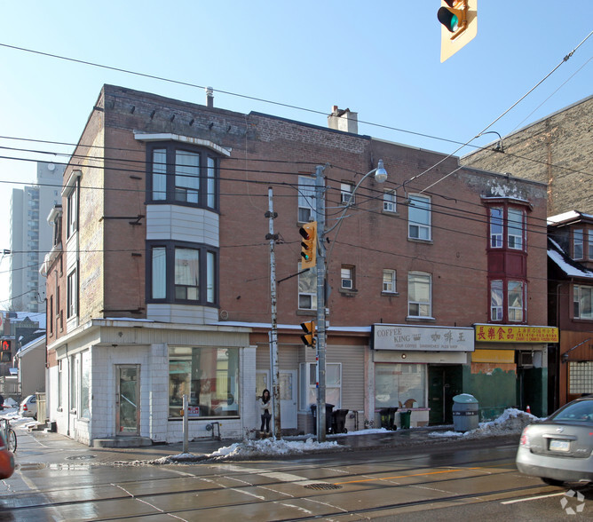 801-807 Gerrard St, Toronto, ON for sale - Primary Photo - Image 1 of 1