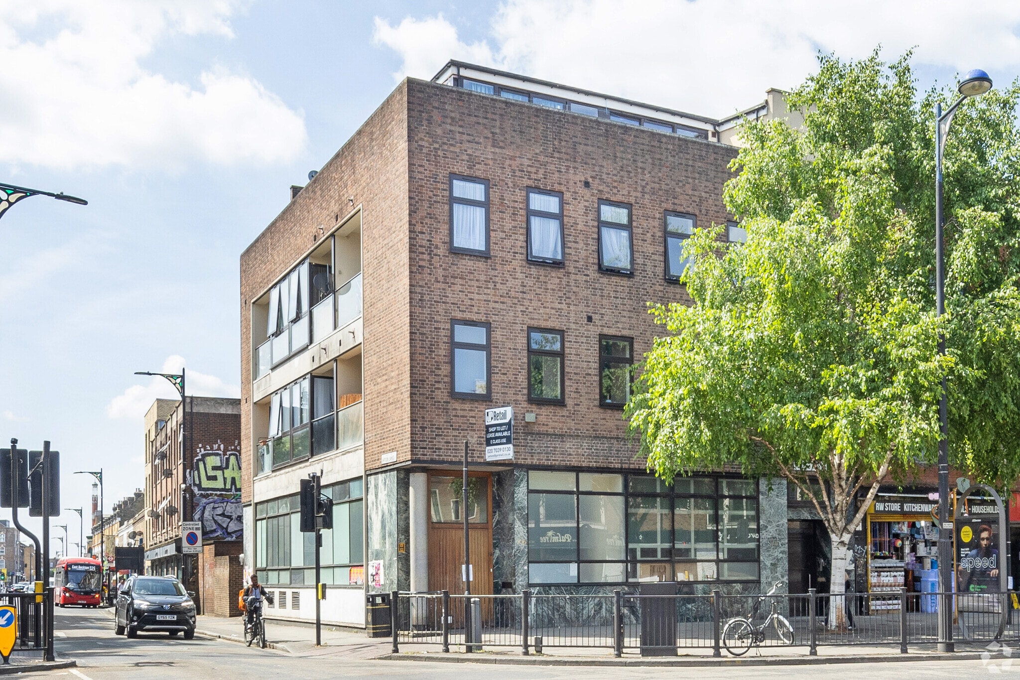 304-306 Romford Rd, London to rent Primary Photo- Image 1 of 4