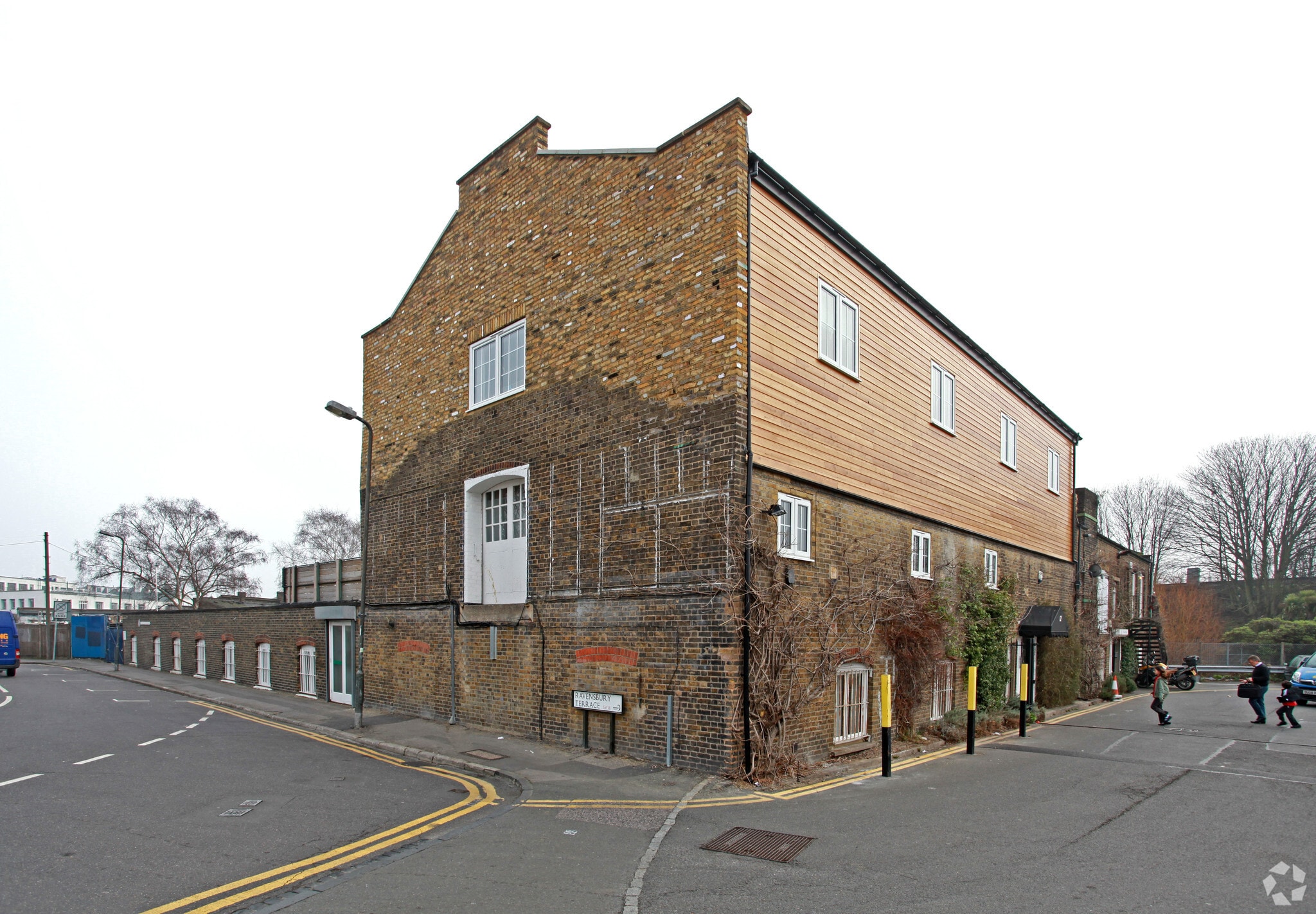 12 Ravensbury Ter, London to rent Primary Photo- Image 1 of 3