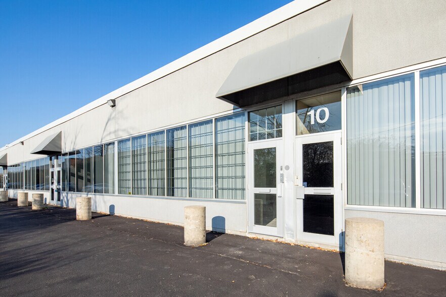 1040 Martin Grove Rd, Toronto, ON for sale - Building Photo - Image 3 of 35