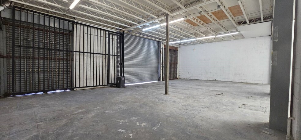 319 E Winston St, Los Angeles, CA for rent - Building Photo - Image 3 of 23