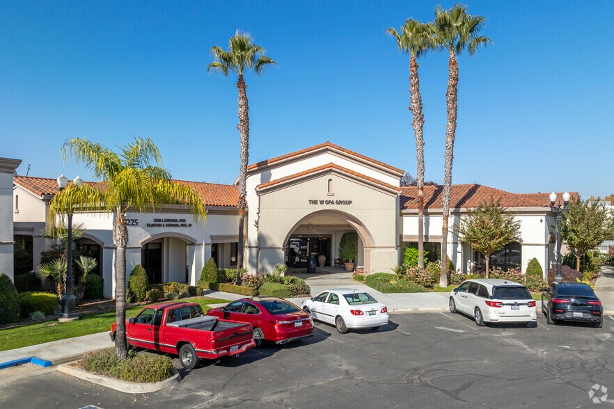 7225 N 1st St, Fresno, CA for sale - Building Photo - Image 1 of 1