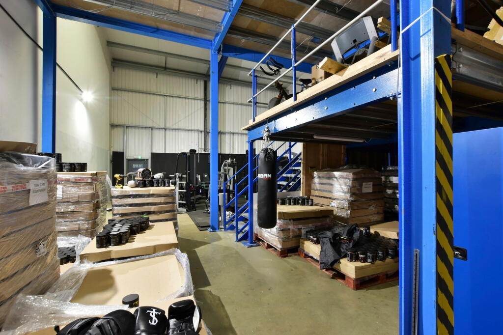 Whiteleaf Rd, Hemel Hempstead, HRT HP3 9HD - Unit 8 -  - Interior Photo - Image 1 of 10