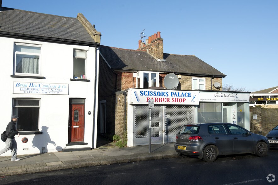 36 Hendon Ln, London for sale - Primary Photo - Image 1 of 1