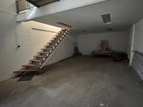 10 Avenue Du Fief, Saint-Ouen-l'Aumône to rent Interior Photo- Image 2 of 8