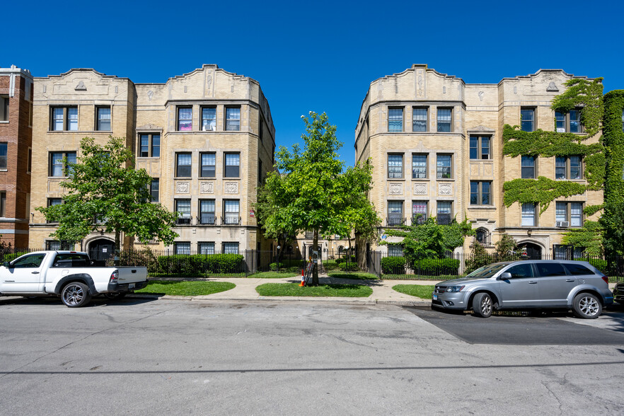 6938 S Clyde Ave, Chicago, IL for sale - Building Photo - Image 1 of 13