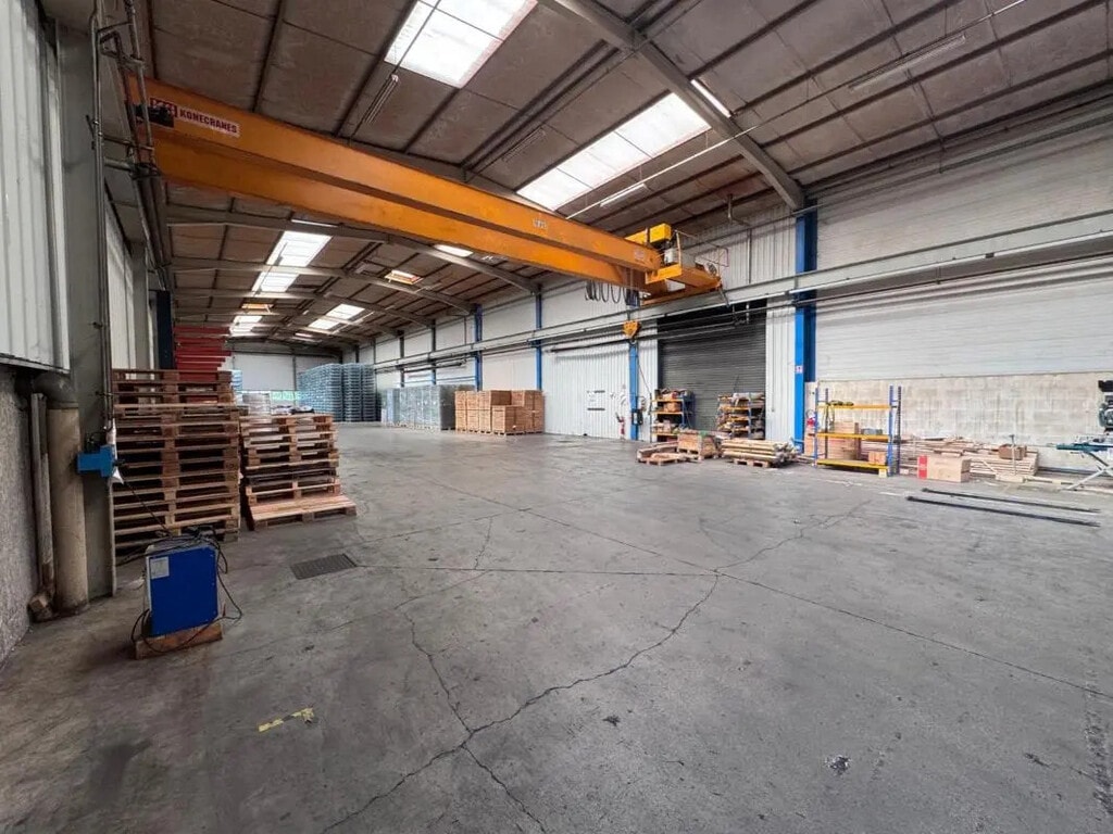 Location Local d'activités 1 910 m² - Photo 1