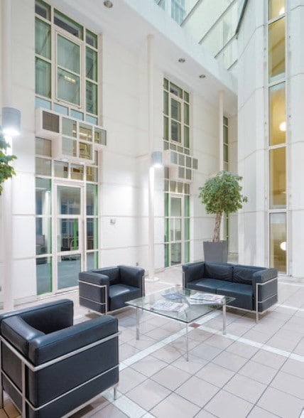 16 Smith Sq, London to rent - Building Photo - Image 3 of 10