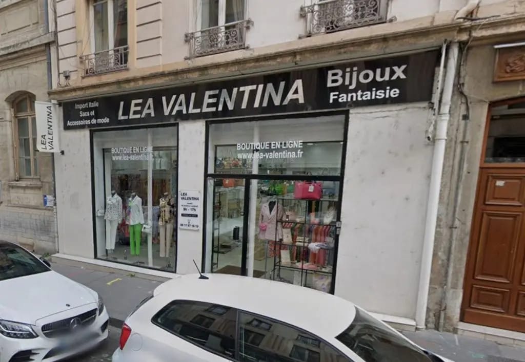 Office in Lyon to rent Building Photo- Image 1 of 6