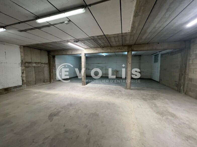 Light Industrial in Valenton for sale - Interior Photo - Image 2 of 4