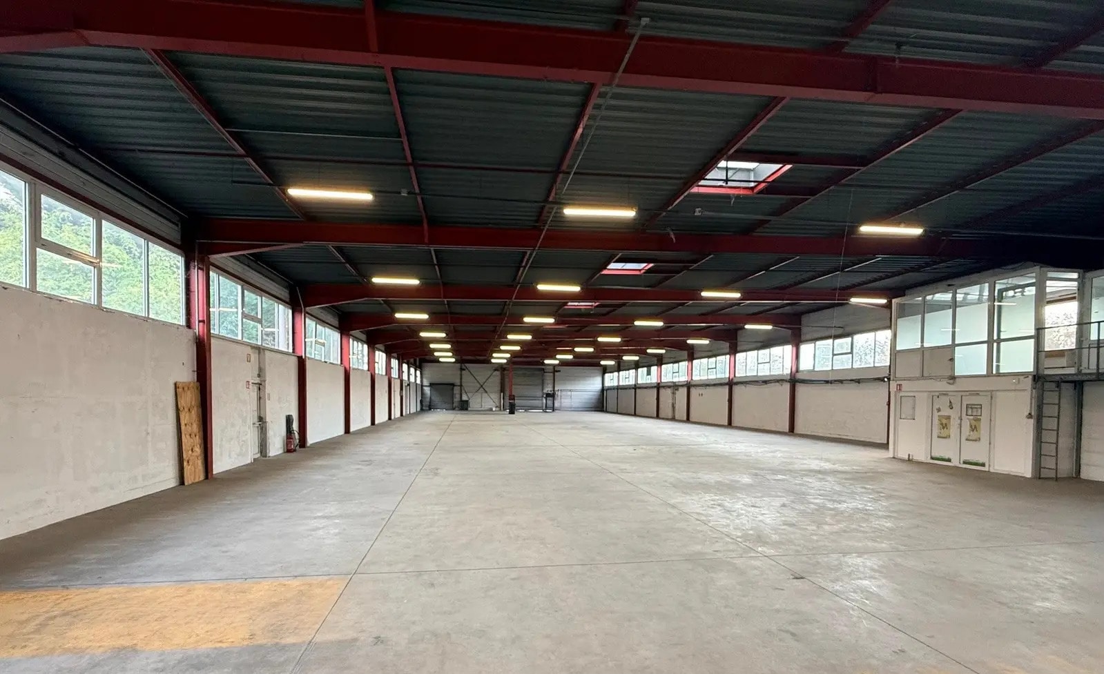 Industrial in Aulnay-sous-Bois to rent Interior Photo- Image 1 of 3