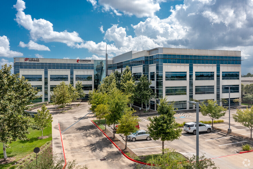 3505 W Sam Houston Pky N, Houston, TX for rent - Building Photo - Image 1 of 3