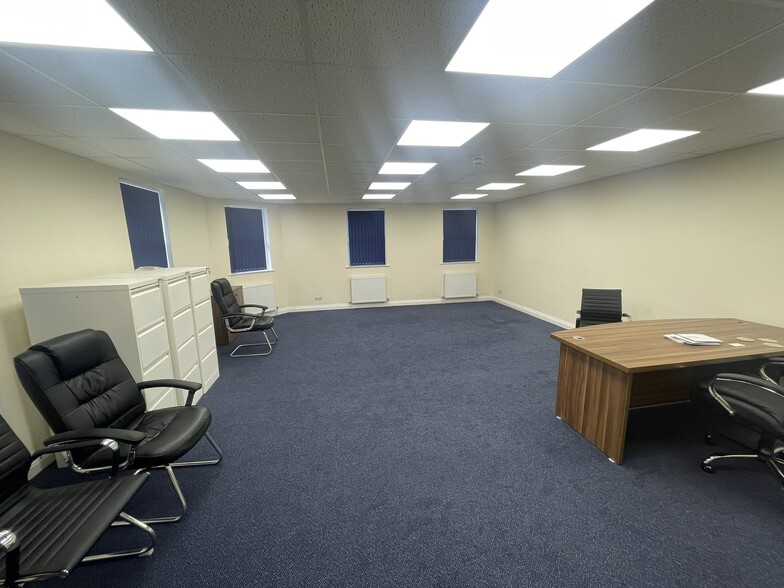 Castle St, Taunton to rent - Interior Photo - Image 2 of 7