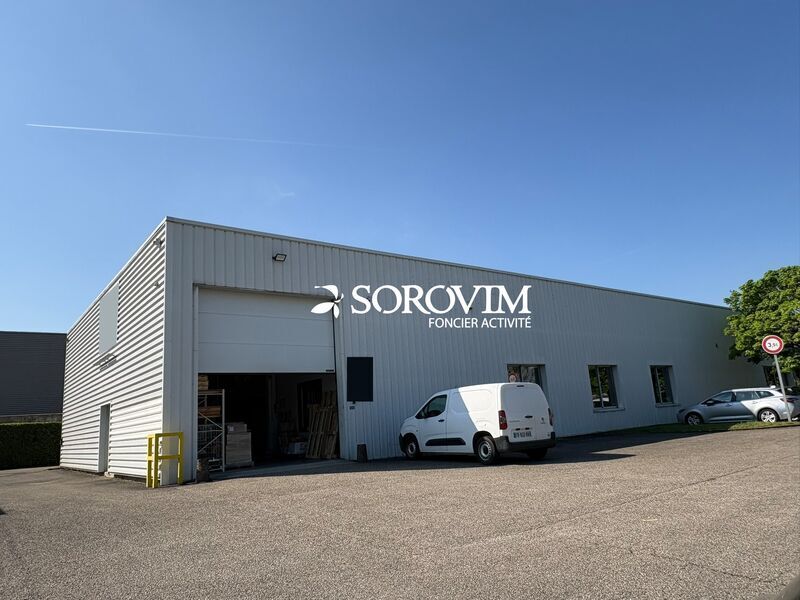 Light Industrial in Décines-Charpieu for sale Building Photo- Image 1 of 11