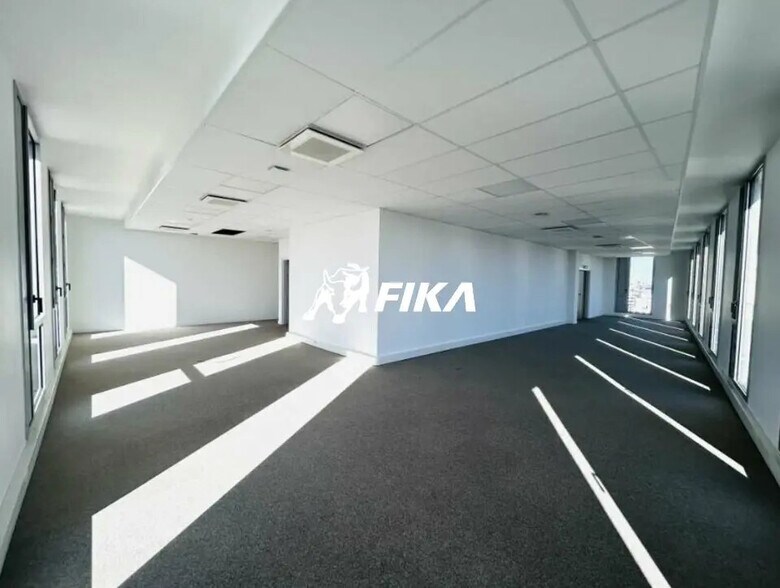 Office in Bordeaux to rent - Interior Photo - Image 2 of 16