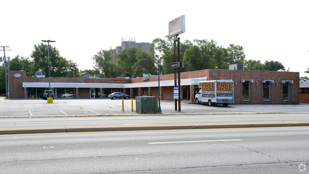 6125 N 2nd St, Loves Park, IL for rent - Building Photo - Image 3 of 4