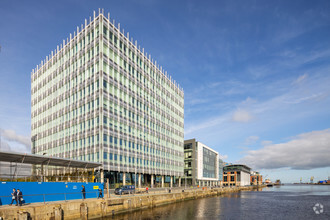 Clarendon Rd, Belfast for rent Primary Photo- Image 1 of 9