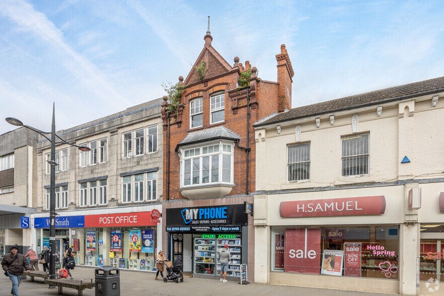 13 Regent St, Swindon to rent - Primary Photo - Image 1 of 3