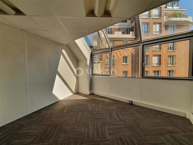 Office in Boulogne-Billancourt to rent - Building Photo - Image 3 of 9
