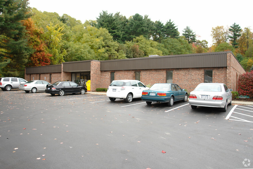 1745 Route 9, Clifton Park, NY for rent - Building Photo - Image 3 of 4