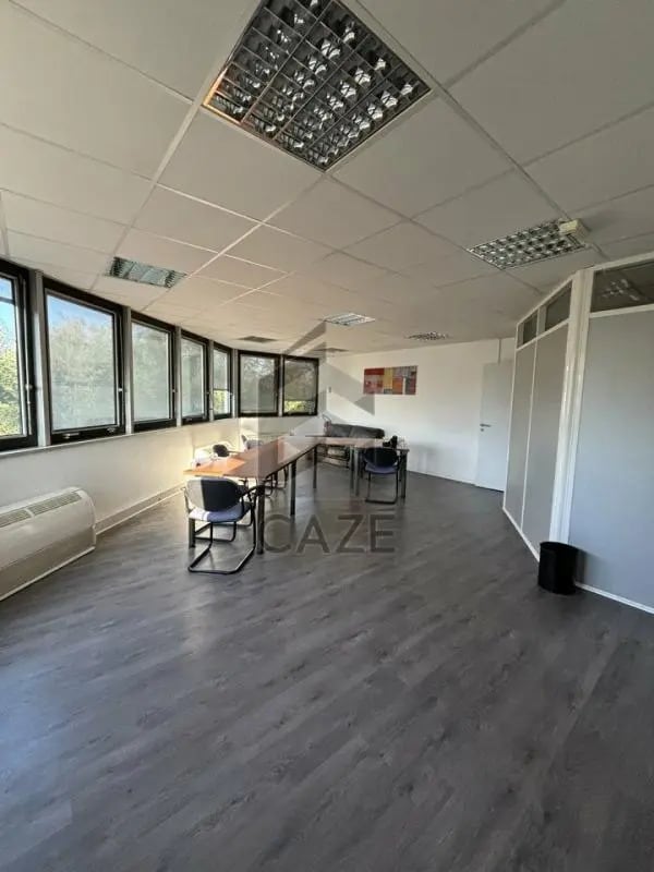Location Bureaux 70 m² à 140 m² - Photo 1