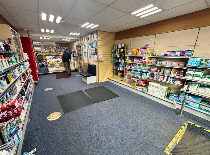 135 Brockhurst Rd, Gosport to rent Building Photo- Image 1 of 2