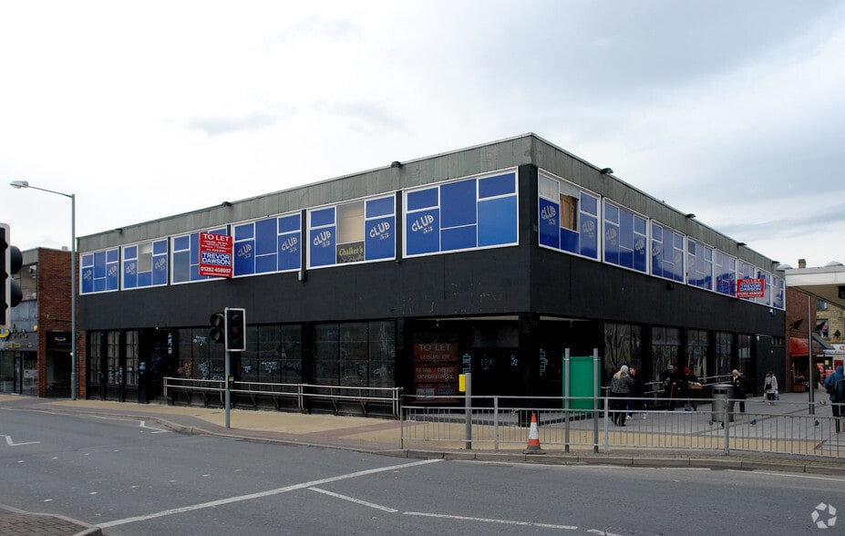 1-3 Boot Way, Burnley to rent - Primary Photo - Image 1 of 4