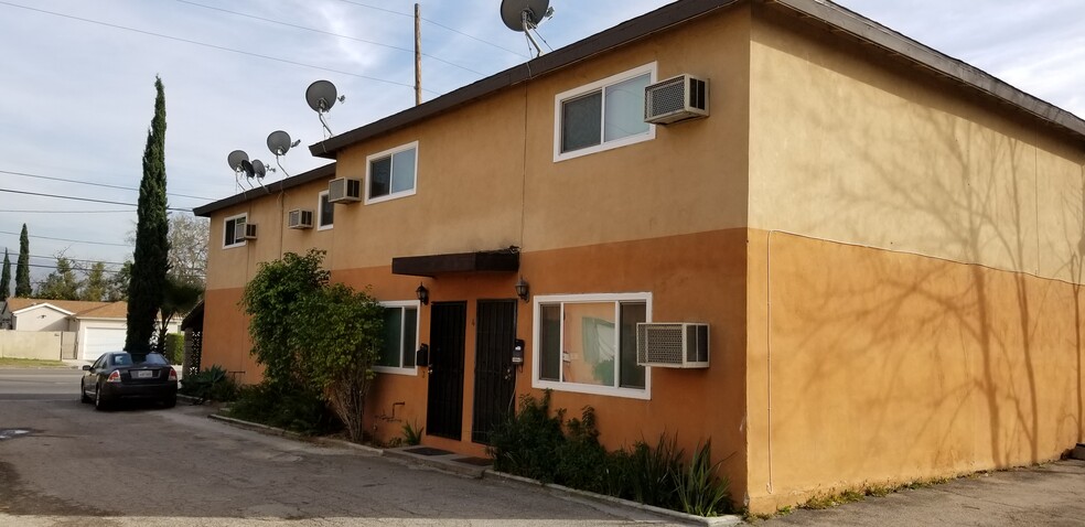 7545 N Hollywood Way, Burbank, CA for sale - Primary Photo - Image 1 of 1