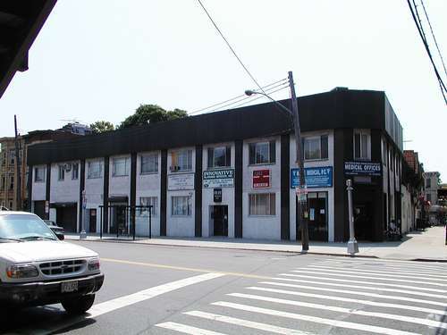 110-20 Jamaica Ave, Richmond Hill, NY for rent - Building Photo - Image 1 of 4