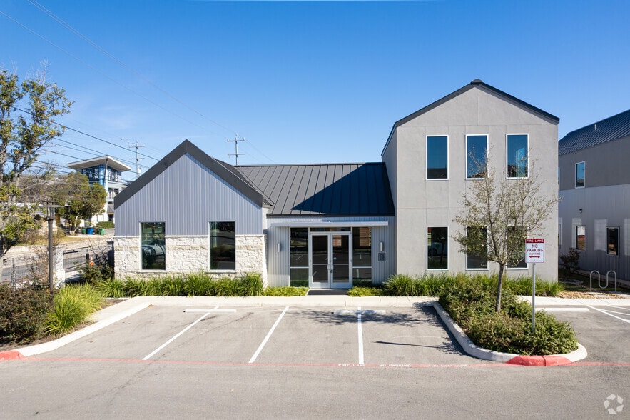 366 W Sunset Rd, San Antonio, TX for rent - Building Photo - Image 1 of 12