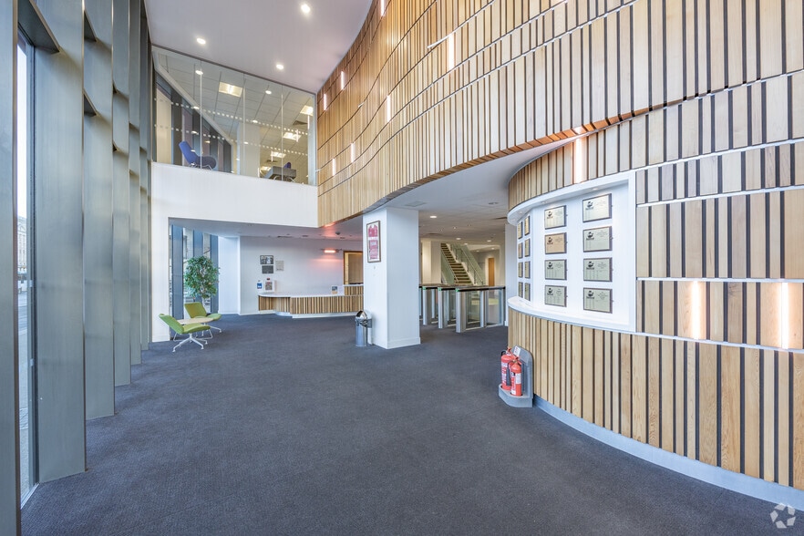 Queensway, Newport for sale - Lobby - Image 3 of 18