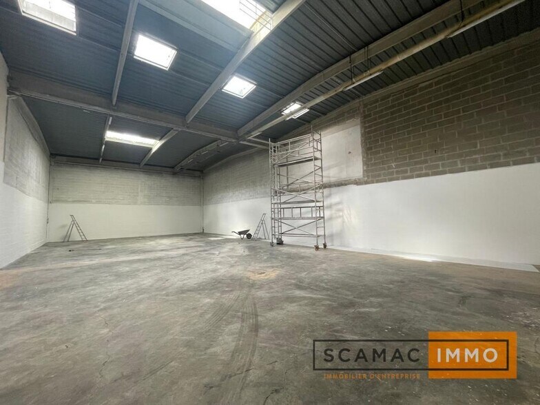 Industrial in Valenton to rent - Interior Photo - Image 2 of 18