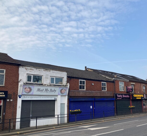 162-164 Manchester Rd, Wigan for rent - Primary Photo - Image 1 of 1