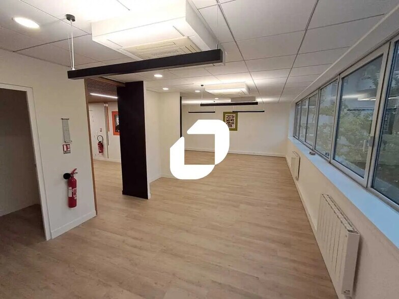 18 Rue Kleber, Courbevoie to rent - Interior Photo - Image 2 of 23