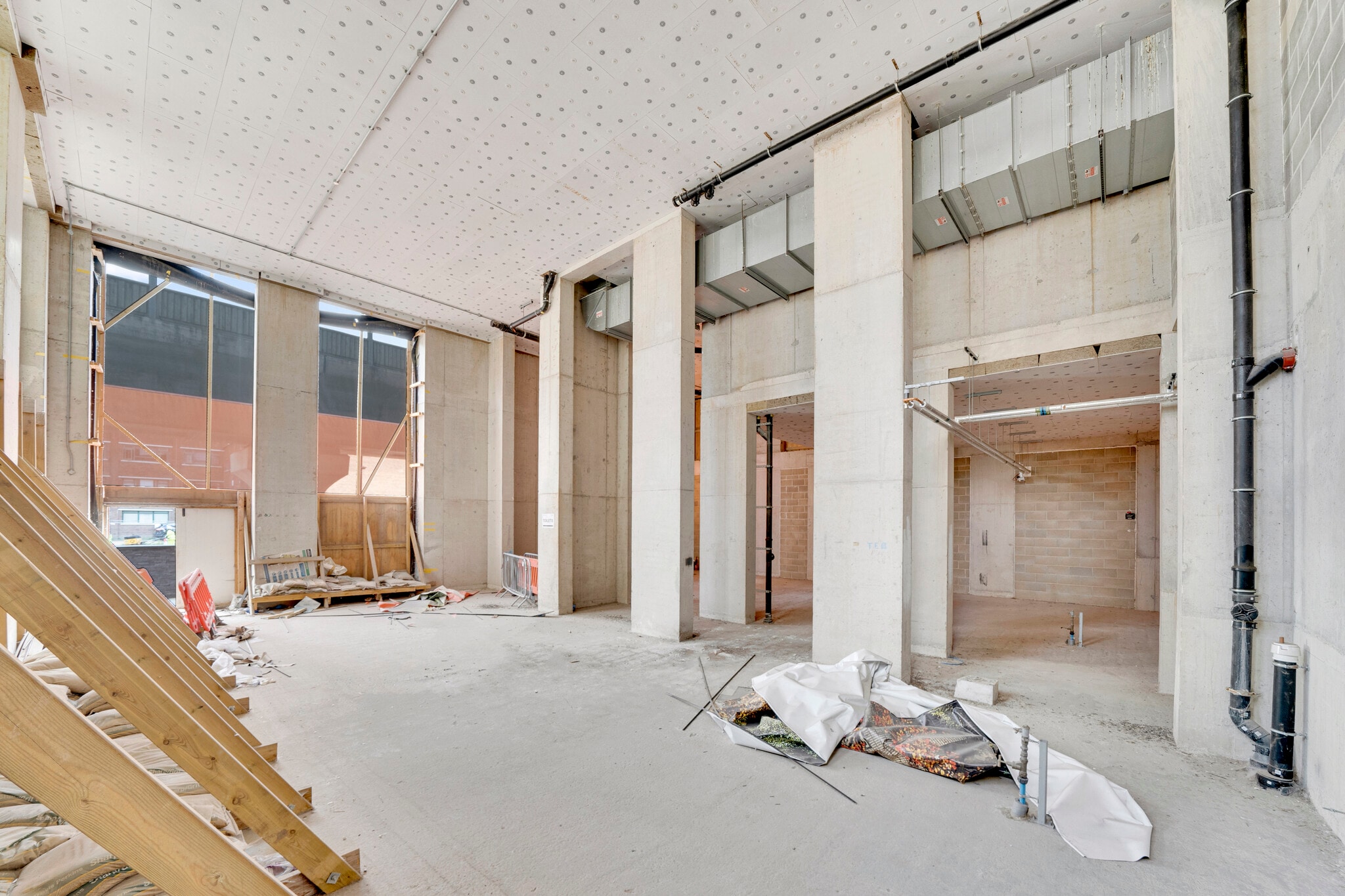 North Woolwich Road, London to rent Building Photo- Image 1 of 3