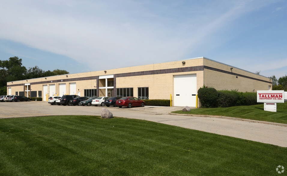 656-674 County Line Rd, Bensenville, IL for rent - Primary Photo - Image 1 of 4