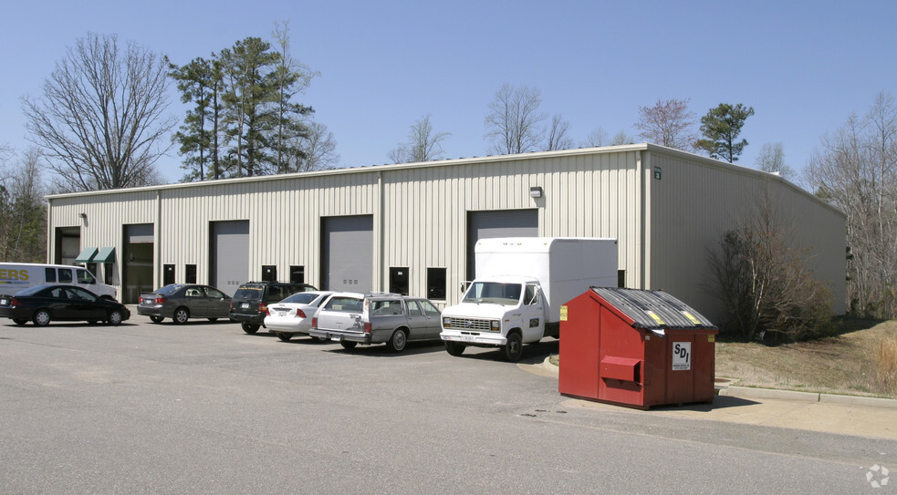 8105 Richmond Rd, Toano, VA for sale - Building Photo - Image 2 of 5