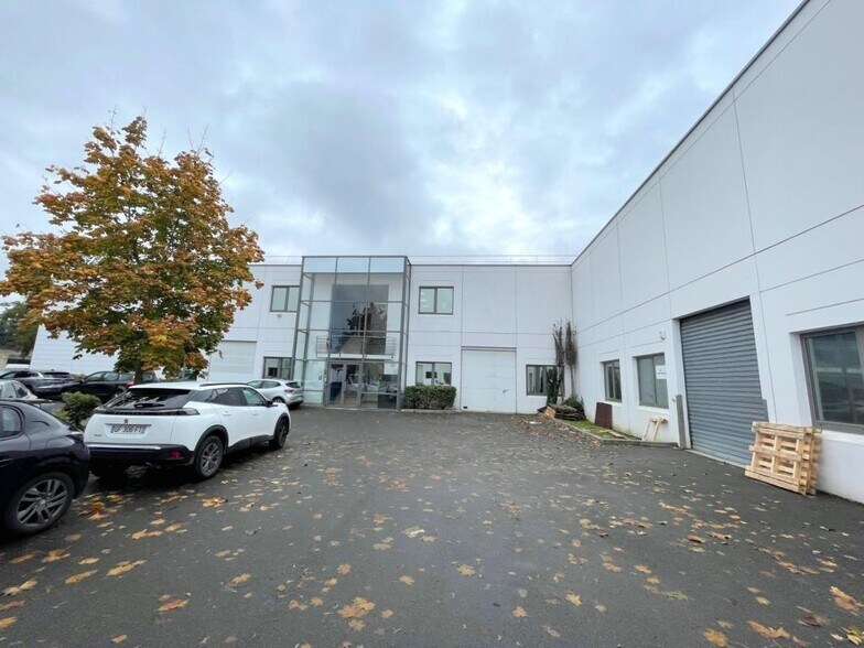 Office in Argenteuil to rent - Building Photo - Image 1 of 8