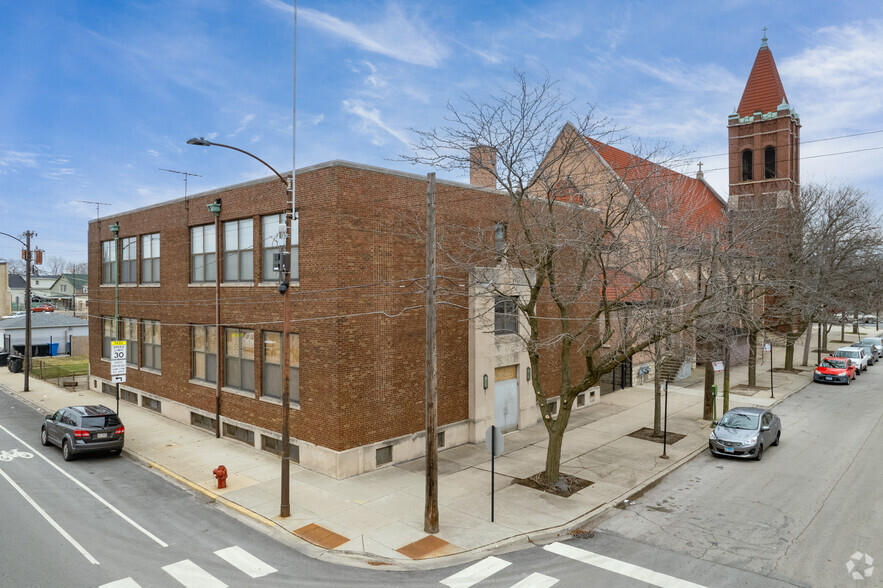 9546 S Ewing Ave, Chicago, IL for sale - Building Photo - Image 2 of 6