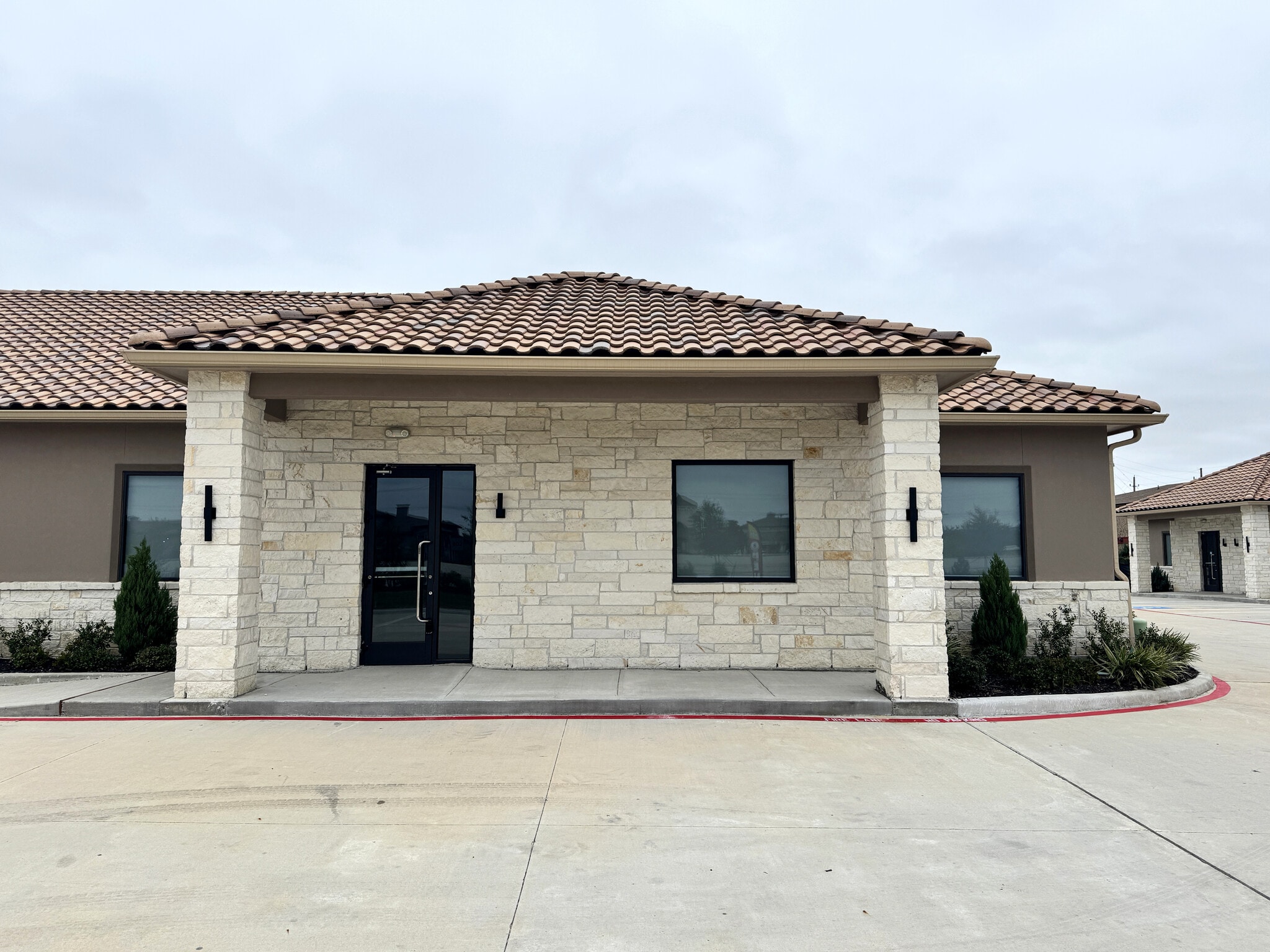 8525 N Sam Houston Pkwy E, Humble, TX to rent Building Photo- Image 1 of 20