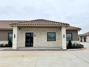8525 N Sam Houston Pkwy E, Humble, TX to rent Building Photo- Image 1 of 20