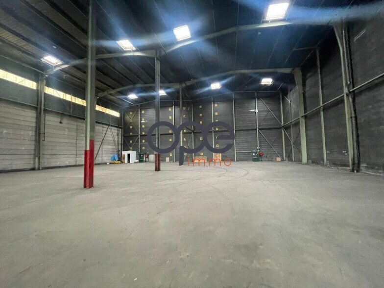 Industrial in Mitry-Mory for sale - Building Photo - Image 3 of 8